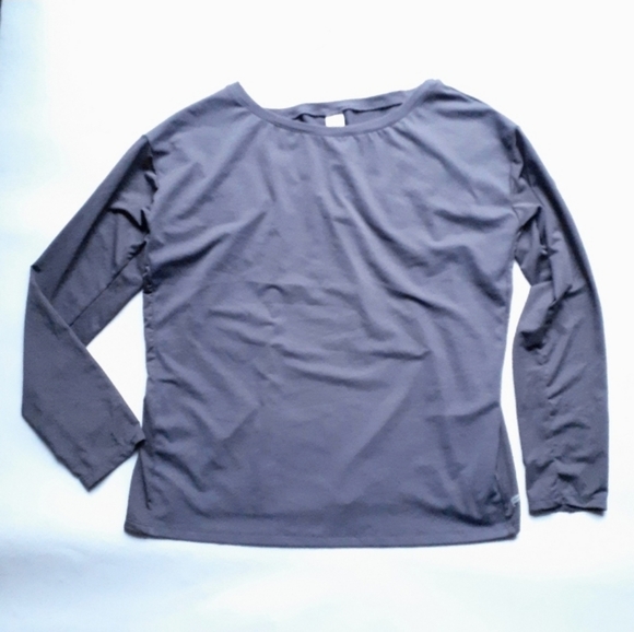 Fabletics women chinced back dark gray long sleeve top, size Medium - Picture 6 of 12